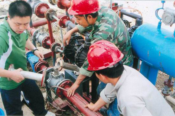 電伴熱安裝團(tuán)隊三